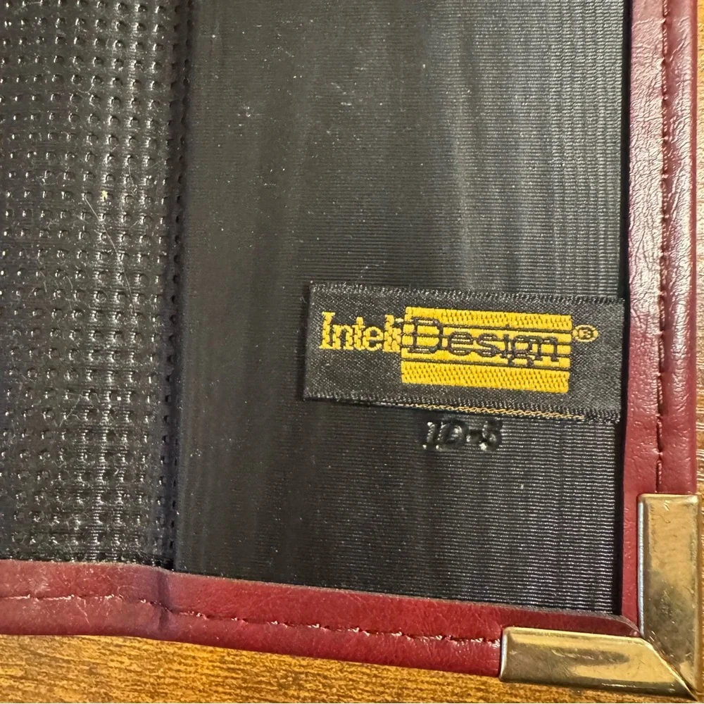 InteliDesign Vintage Locking Portfolio‎ Calculator Padfolio Burgundy Key